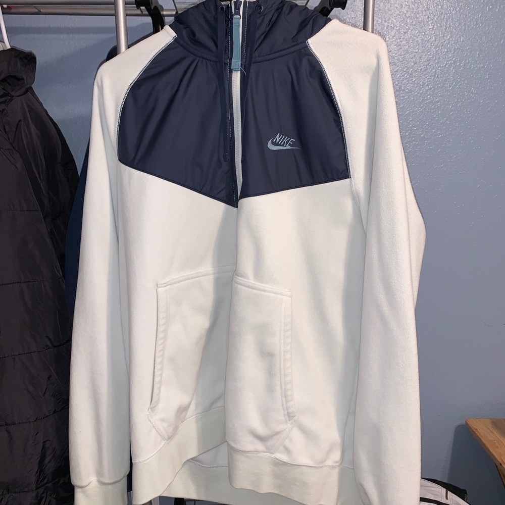 nike sweater